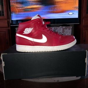 Air Jordan 1 ‘ Gym Red ‘